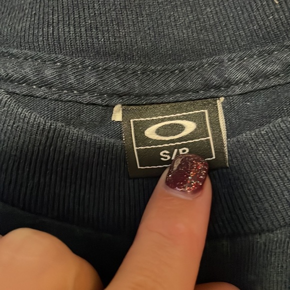 5 for $30🎈 Crop it?Oakley T-shirt - Picture 3 of 3